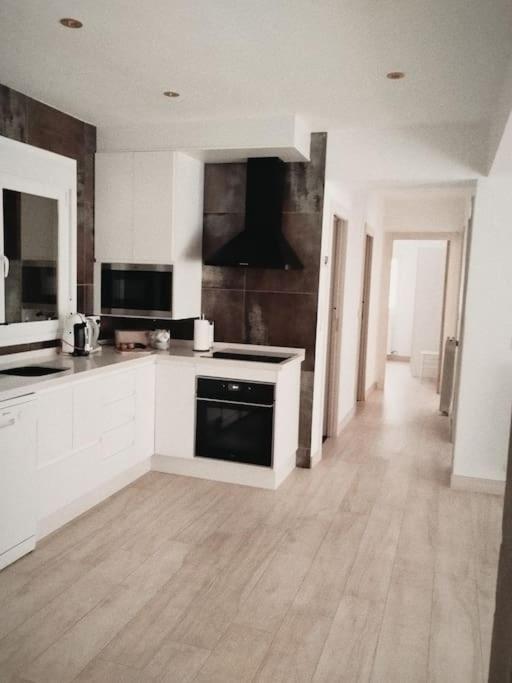 Apartament Center Wifi Parking Free Grenada Zewnętrze zdjęcie