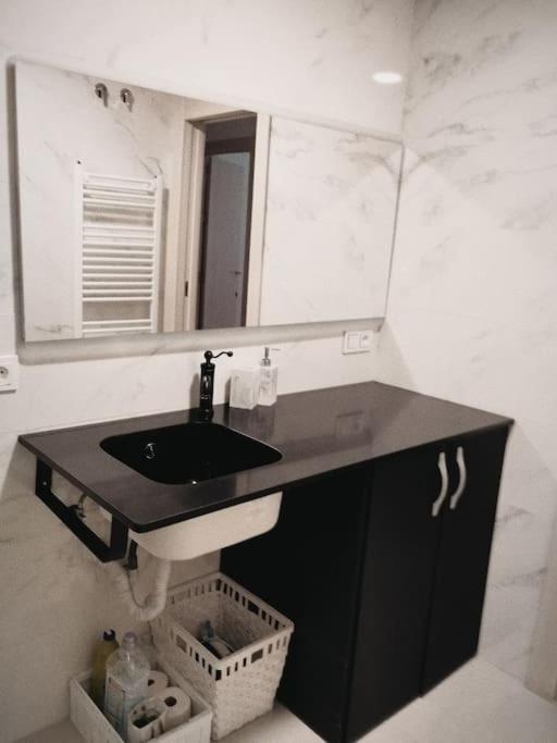 Apartament Center Wifi Parking Free Grenada Zewnętrze zdjęcie