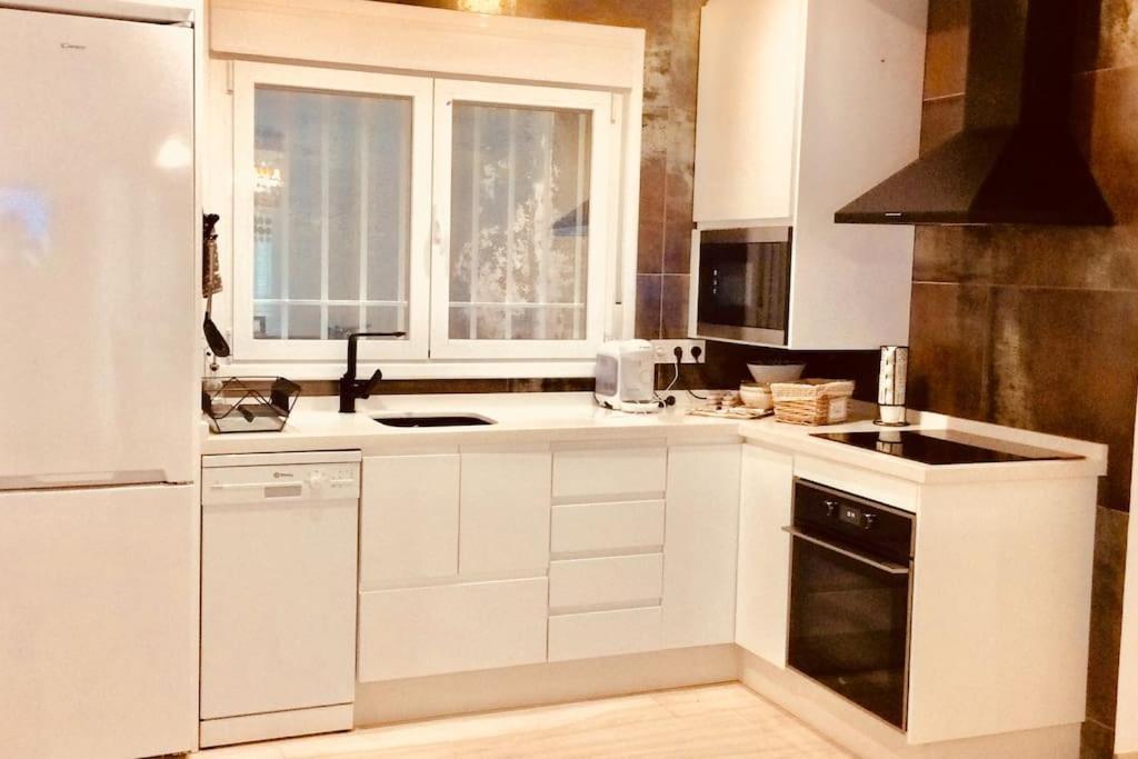 Apartament Center Wifi Parking Free Grenada Zewnętrze zdjęcie