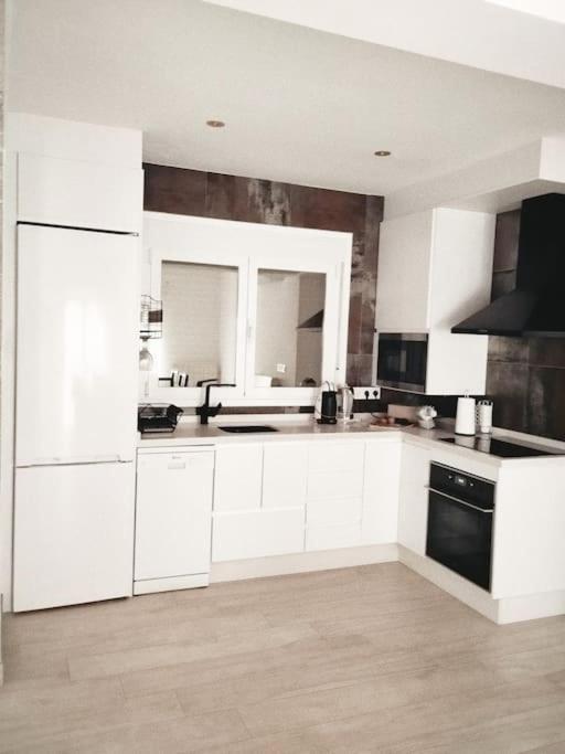 Apartament Center Wifi Parking Free Grenada Zewnętrze zdjęcie